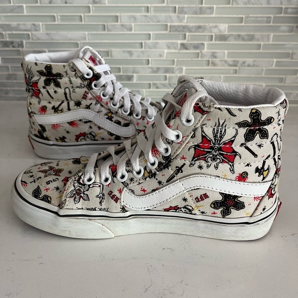 Vans Stranger Things Collection - Picture 6 of 11